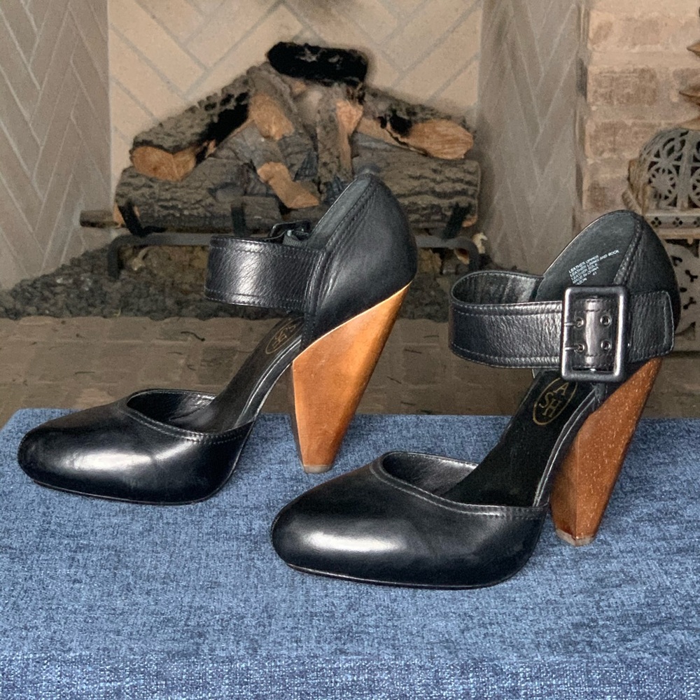 ASH BLACK LEATHER + WOOD MARY JANES